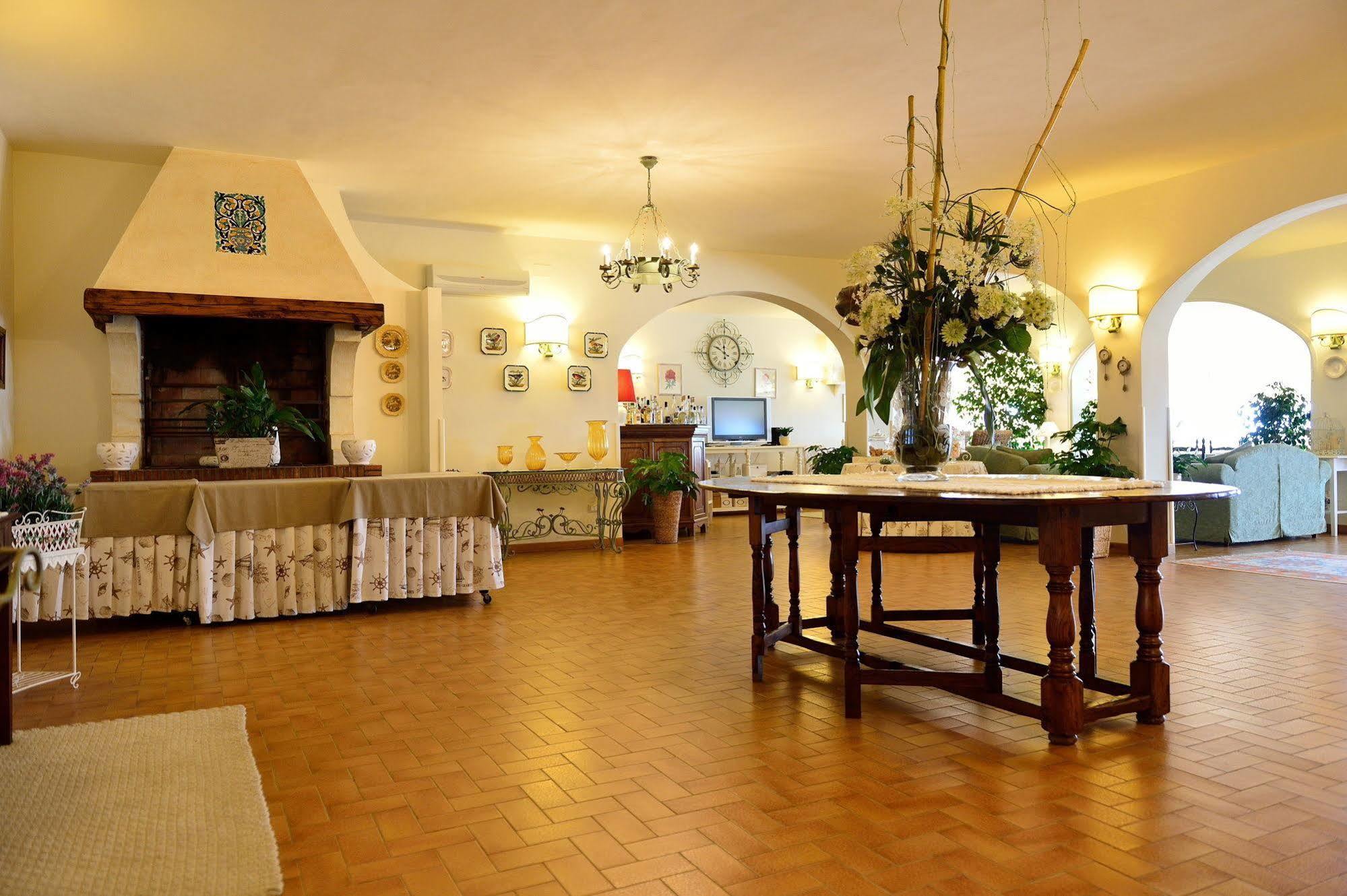 Hotel Acquasanta テッラチーナ エクステリア 写真