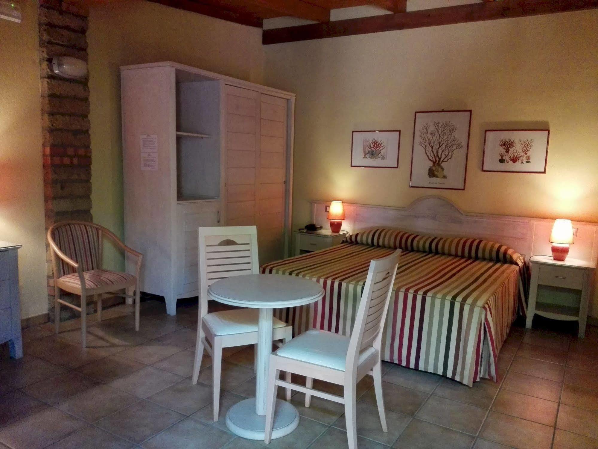 Hotel Acquasanta テッラチーナ エクステリア 写真