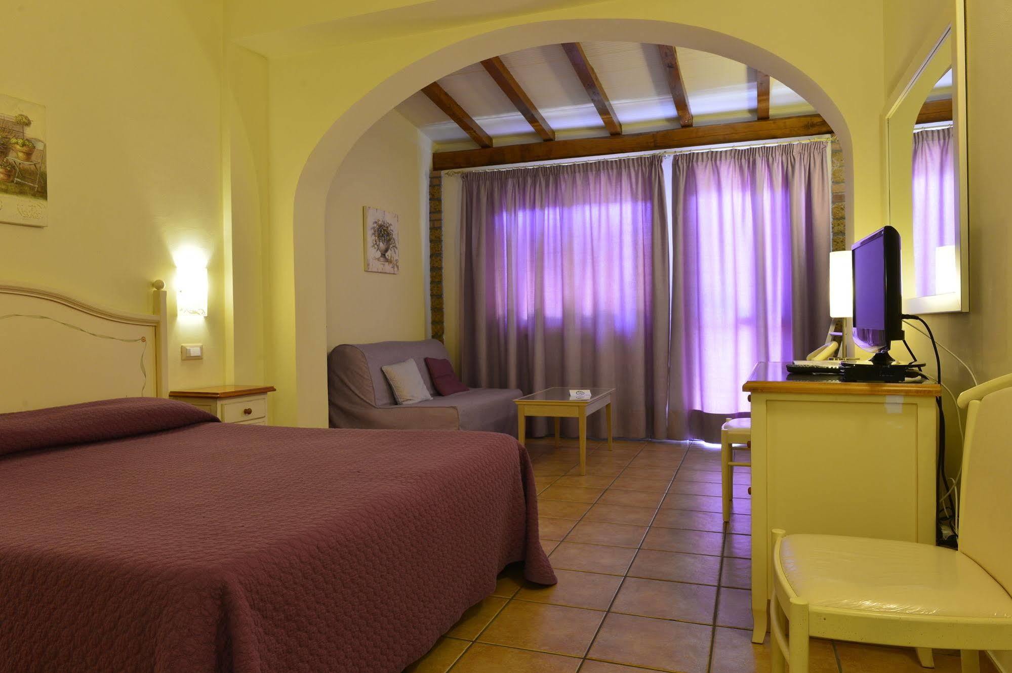Hotel Acquasanta テッラチーナ エクステリア 写真