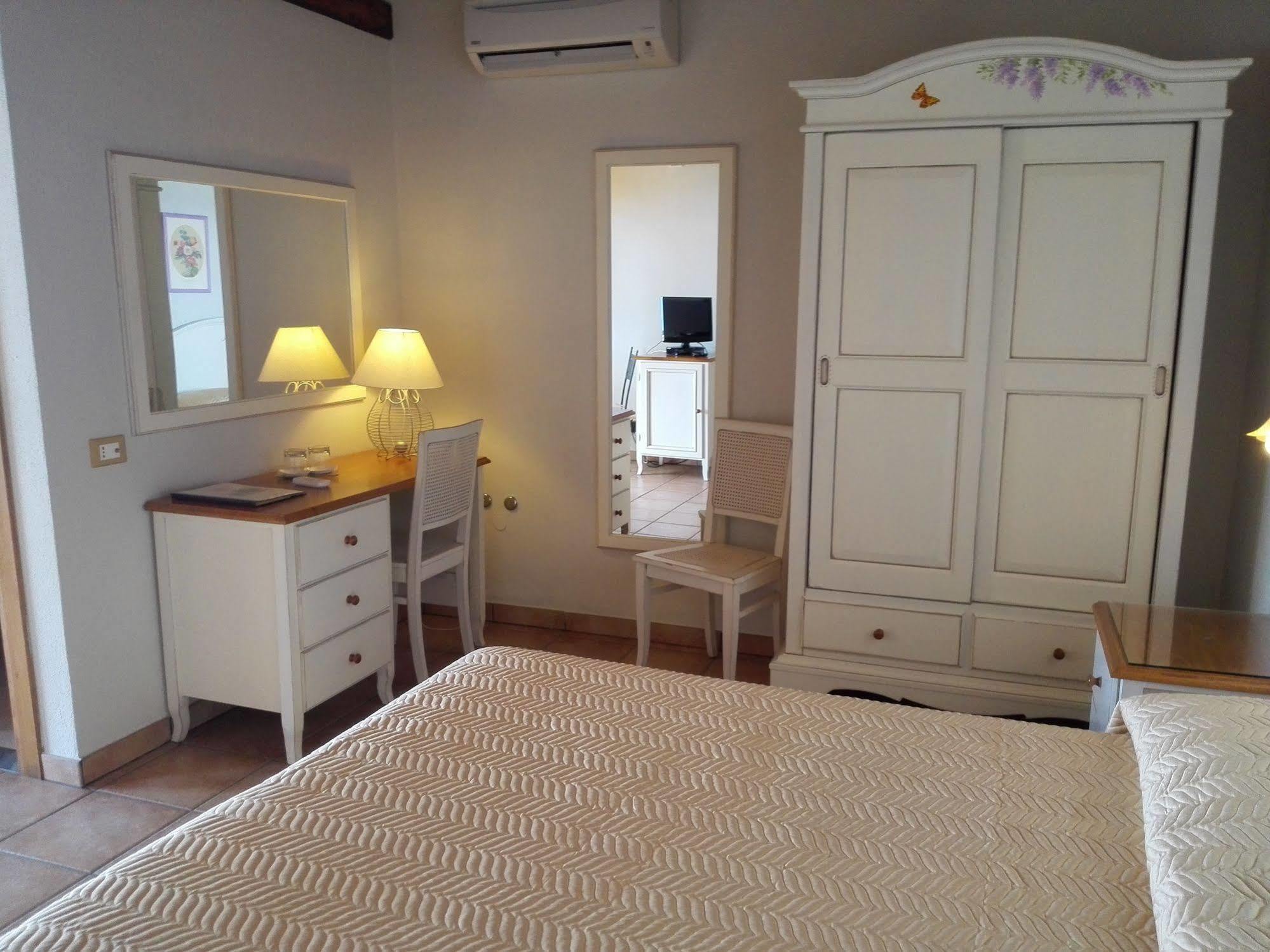 Hotel Acquasanta テッラチーナ エクステリア 写真